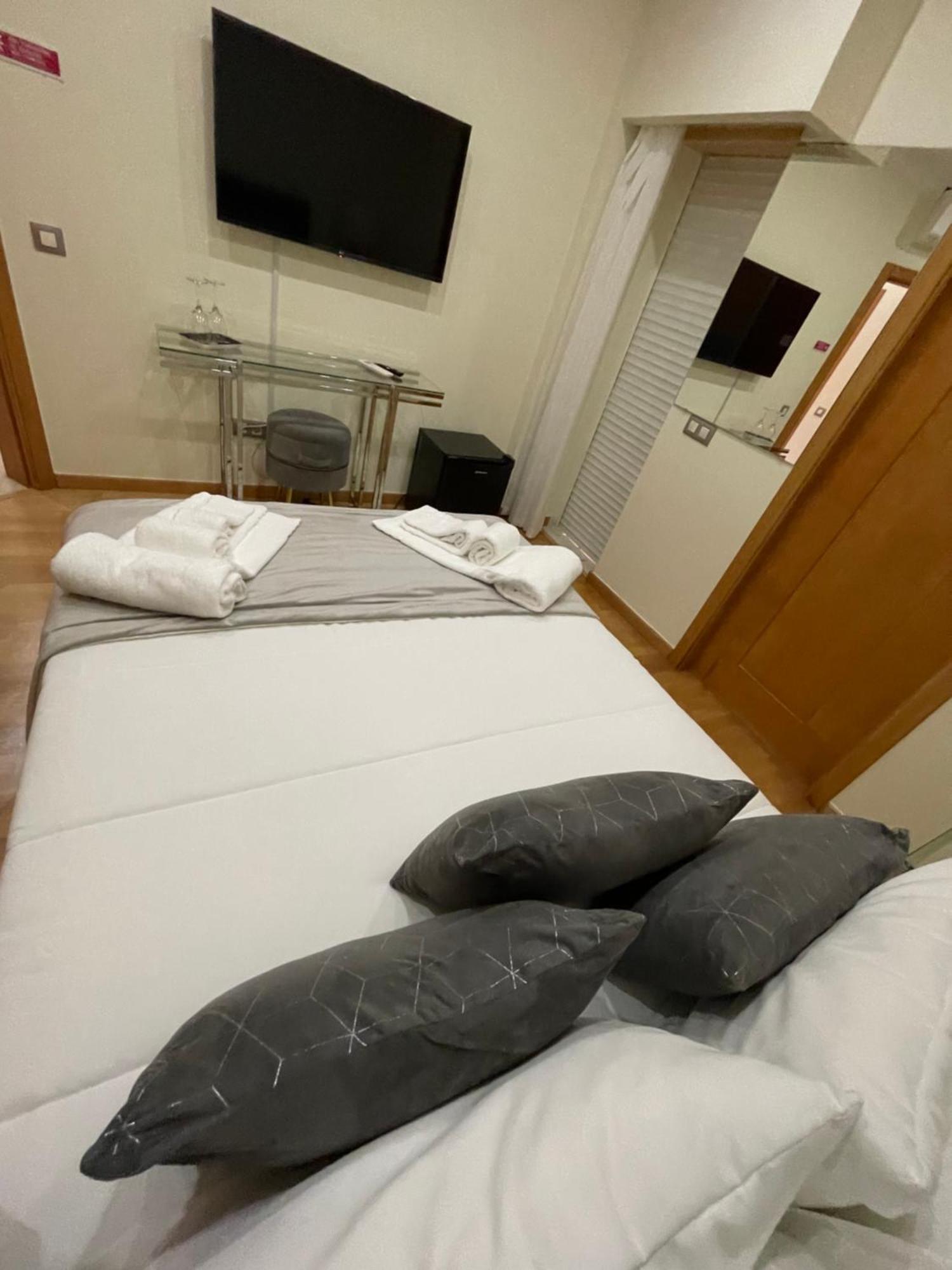 Sunny, The House - Al Hostel Faro Bilik gambar
